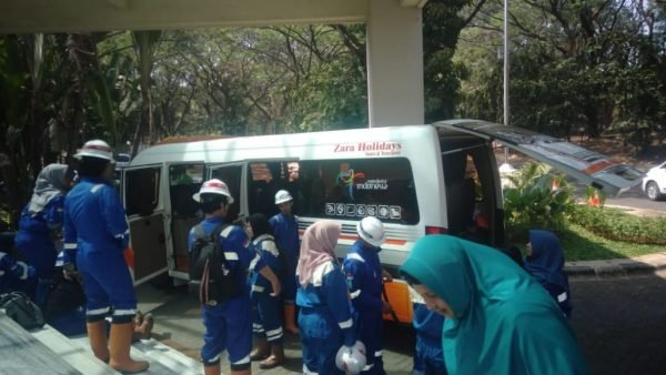 Sewa Bus Pariwisata Almeeratour - Gambar 3