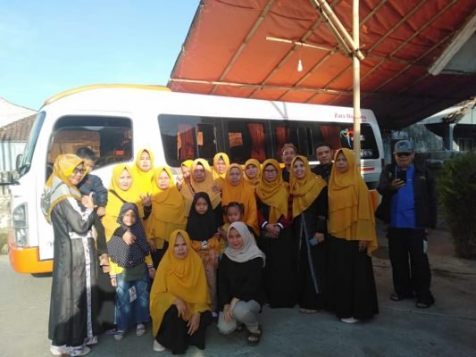 Sewa Bus Pariwisata Almeeratour - Gambar 4