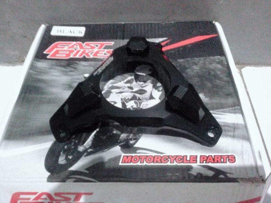 cover mesin xabre hitam sebelah kiri