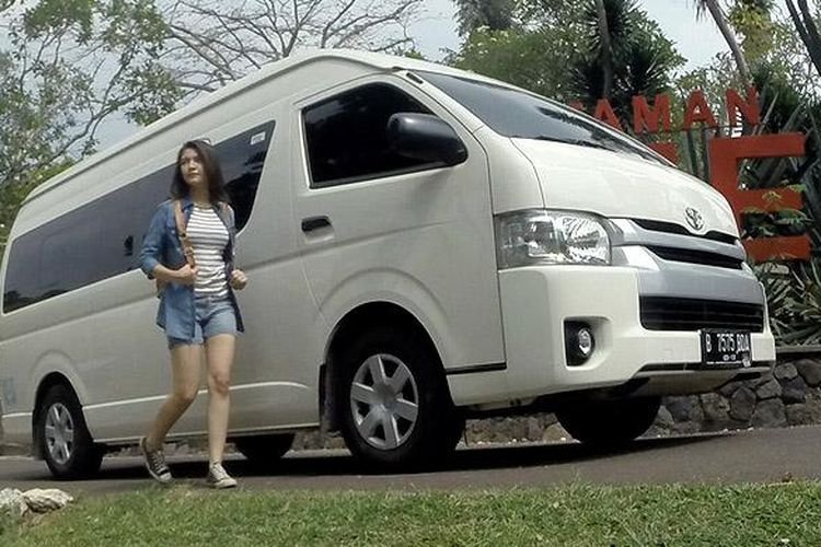sewa mobil toyota hiace