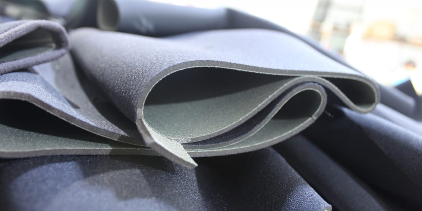 karakreistik bahan neoprene