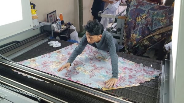 jasa laser cut kain murah