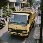 Jasa uang puing bangunanl Bandung Cimahi Armada Truk Engkel